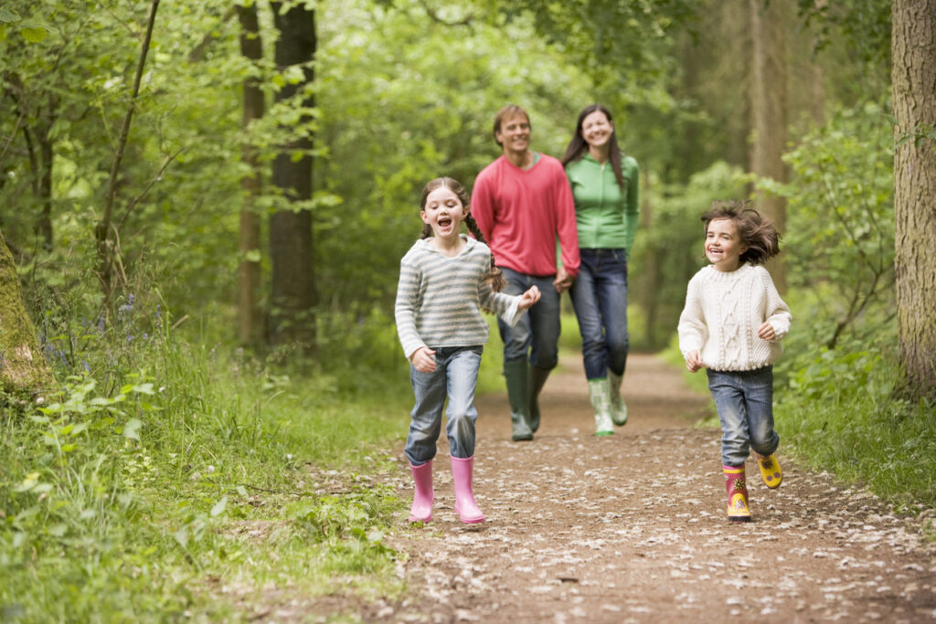 familie in park